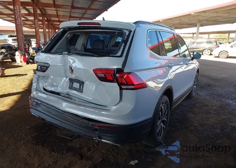 2019 Volkswagen Tiguan 2.0T Se/2.0T Sel/2.0T Sel R-Line/2.0T Sel R-Line Black z USA, uszkodzony, nr VIN 3VV3B7AXXKM067752